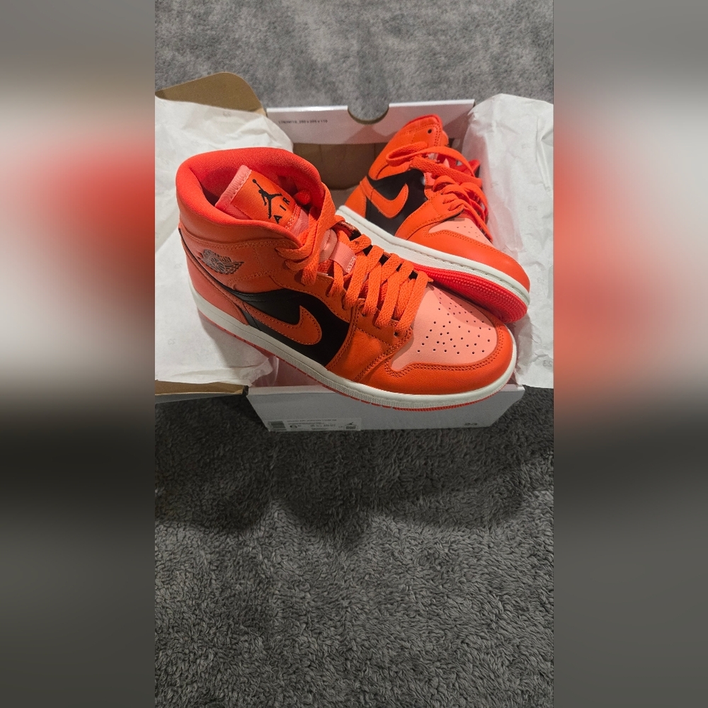 Nike Women's Sneakers in Orange and Black